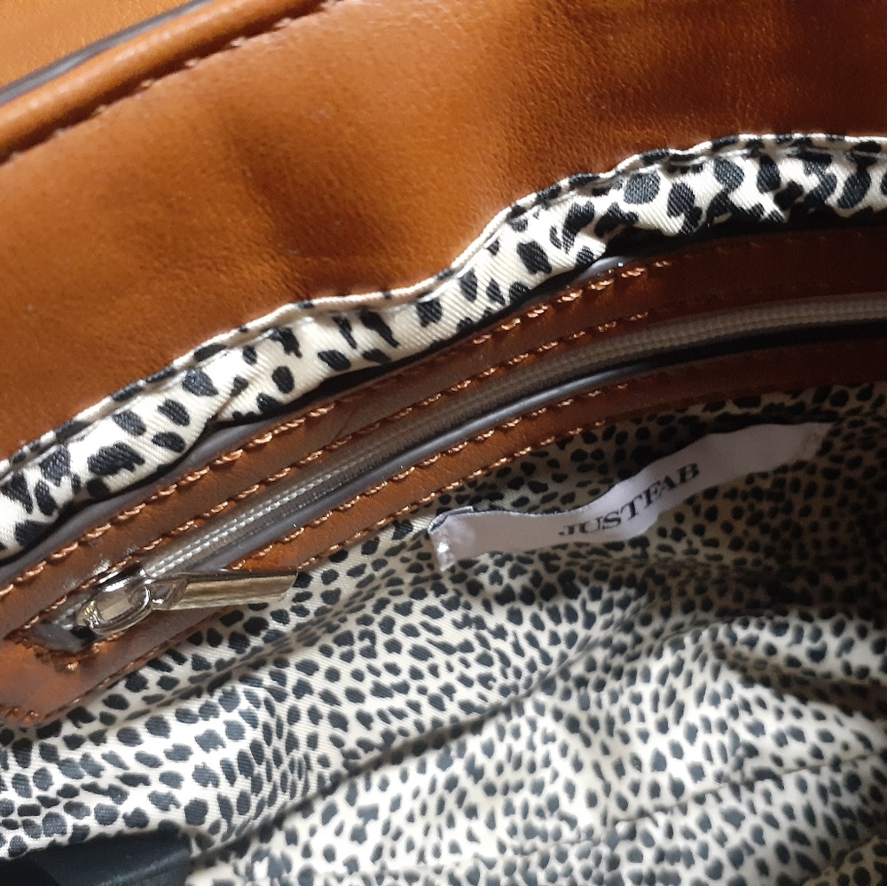 🔥 3/$70 🎉HP🎉 JustFab Saddle Crossbody Bag - Picture 4 of 7